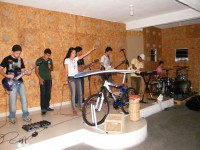 /album/adora%c3%a7%c3%a3o%20e%20louvor/image21-jpg/